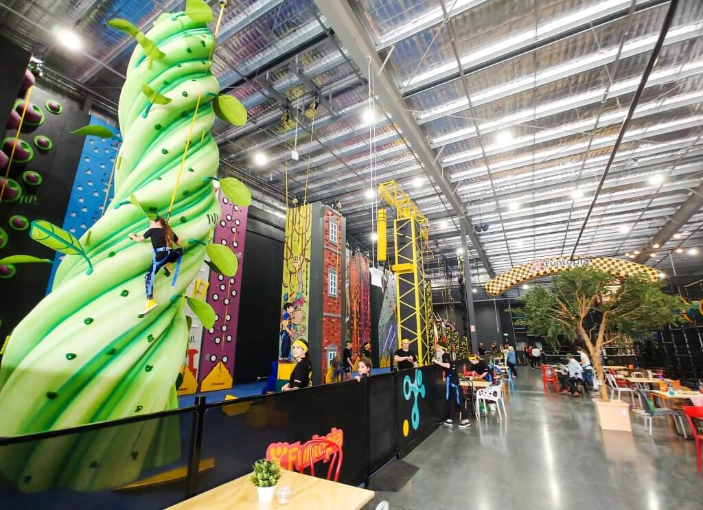 Funtopia Carrum 12