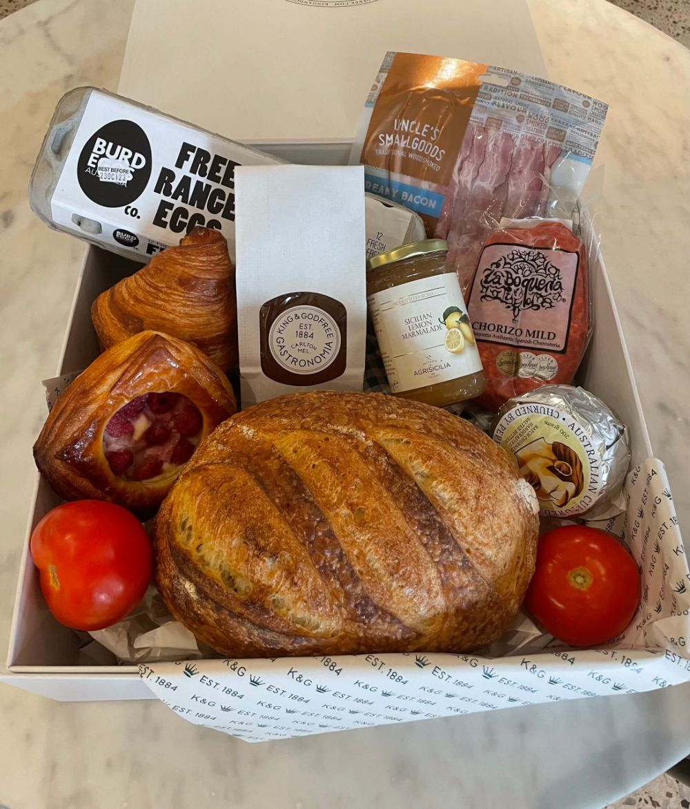  K&G Breakfast picnic basket